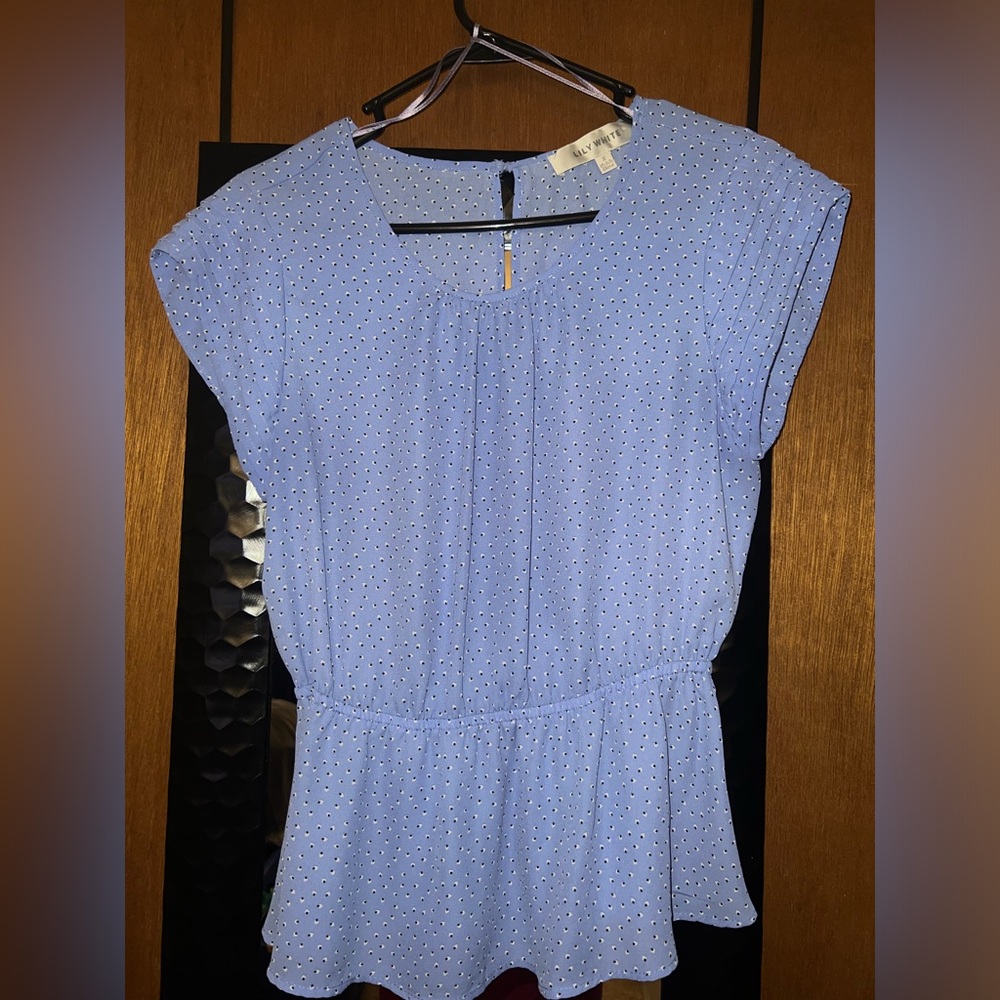 4/$10 Bundle Sale: EUC Blue Sleeveless Blouse